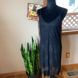 Forever 21 black lace v neck dress